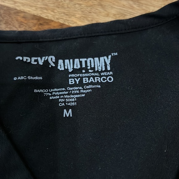 Grey’s Anatomy medical scrubs woman’s size Top is M, Bottoms are Small. - Picture 3 of 6
